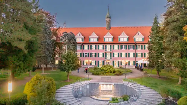 Das Bild zeigt die Schloss-Klinik Sonnenbühl. 